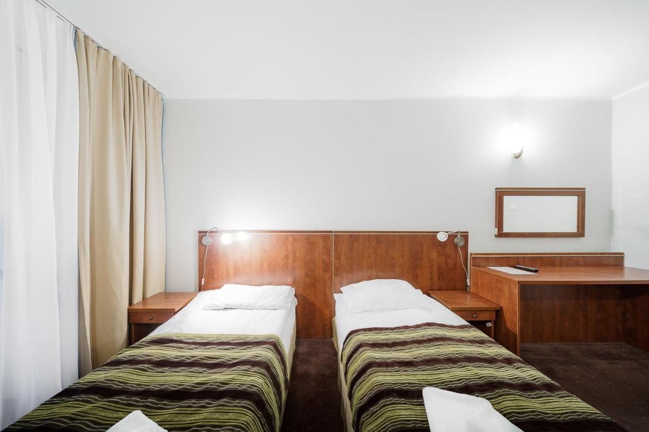 Promenada Zegrze Hotel เบียออบเซกิ ภายนอก รูปภาพ