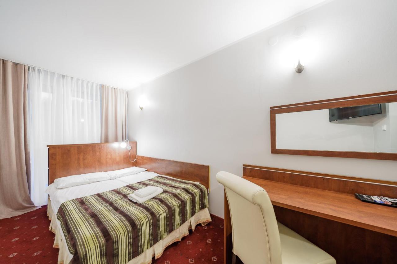 Promenada Zegrze Hotel เบียออบเซกิ ภายนอก รูปภาพ