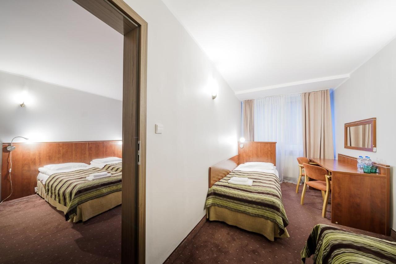 Promenada Zegrze Hotel เบียออบเซกิ ภายนอก รูปภาพ