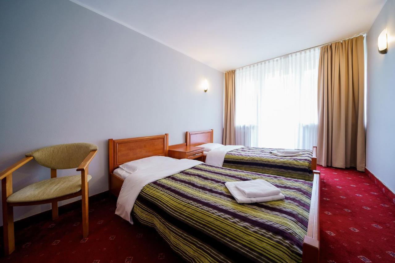 Promenada Zegrze Hotel เบียออบเซกิ ภายนอก รูปภาพ