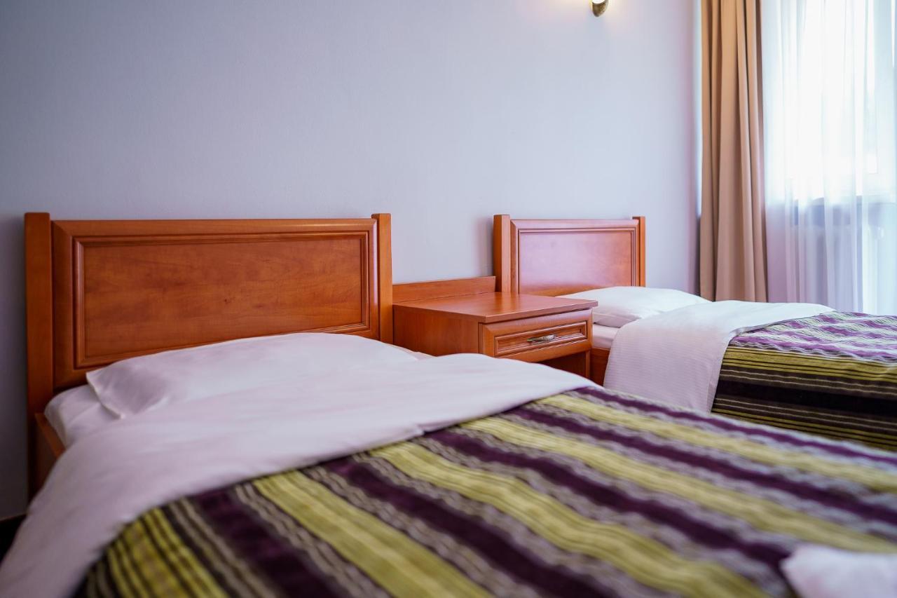 Promenada Zegrze Hotel เบียออบเซกิ ภายนอก รูปภาพ