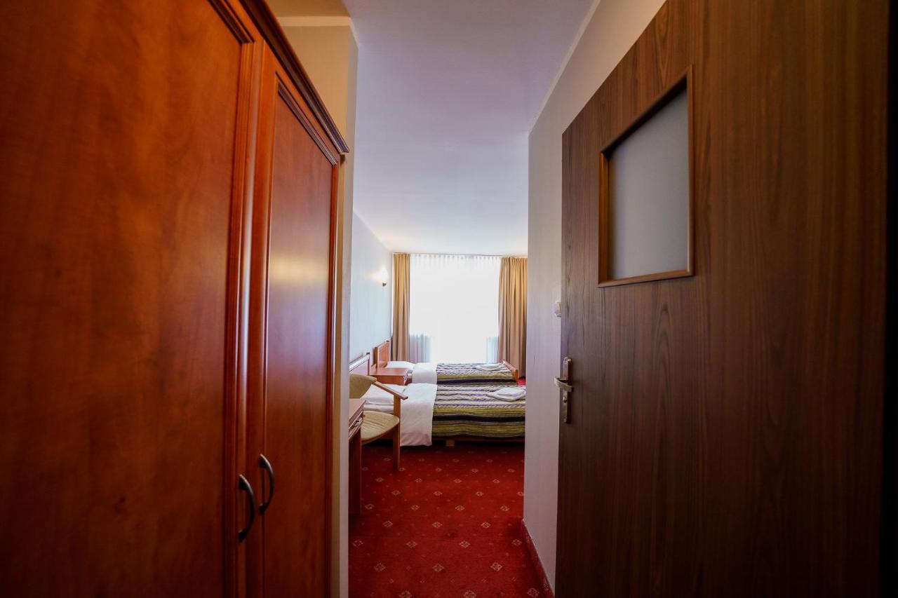 Promenada Zegrze Hotel เบียออบเซกิ ภายนอก รูปภาพ